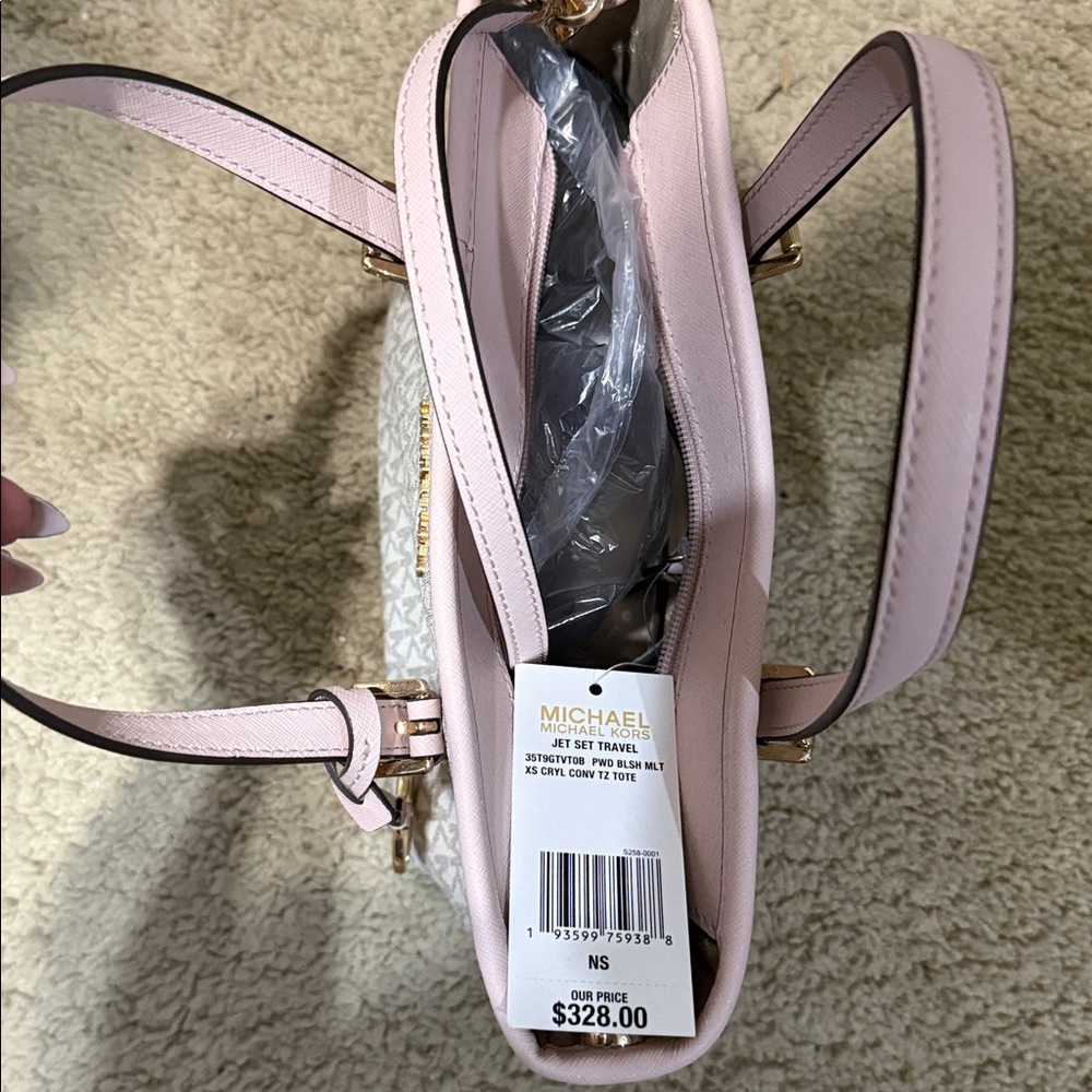Small Michael Kors purse - Picture 3 of 3